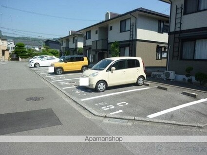 サンシャイン桑原　Ｃ棟[2LDK/53.48m2]の駐車場2