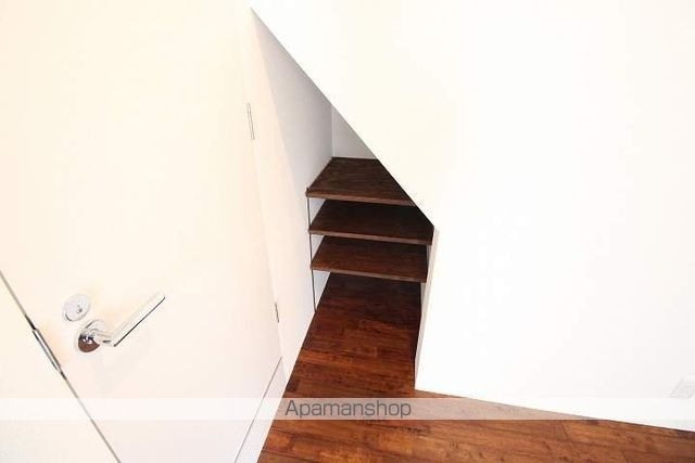 カラスヤマテラスＥＷ[1DK/32m2]の収納