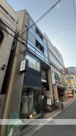 グローバル並木通りの外観写真