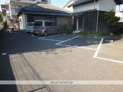 クレーデル高須[1K/24.89m2]の駐車場1
