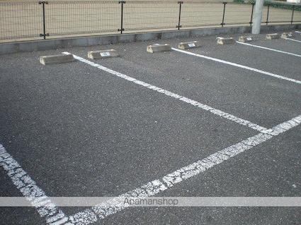 レオパレスアイⅡ[1K/23.61m2]の駐車場1