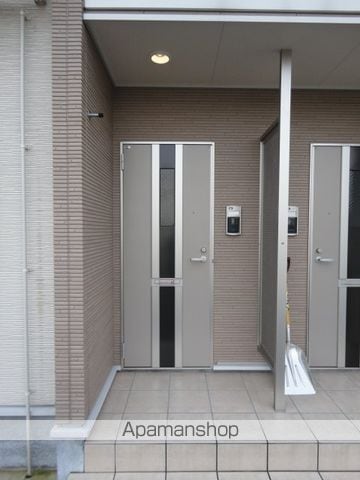 アン ディマンシェ Dの玄関写真
