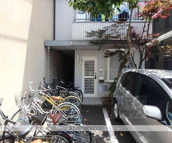 築山マンションの玄関写真