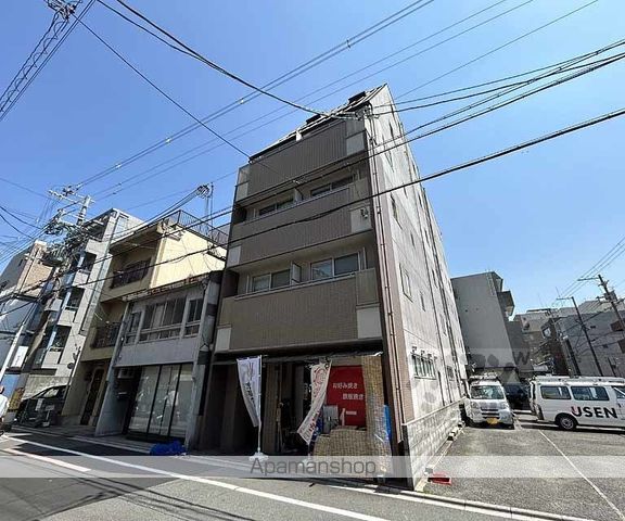 バインオークノチェの外観写真