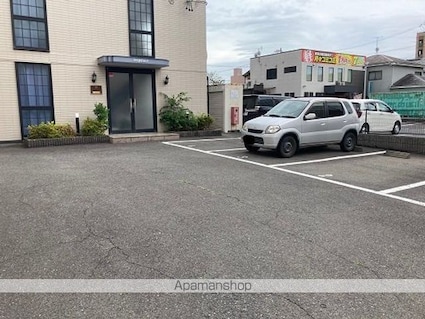 レオパレス新開[1K/24.84m2]の駐車場