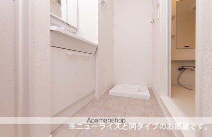 和歌山県岩出市中迫[1LDK/50.14m2]の洗面所