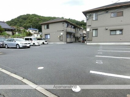 グリーンタウン上安　壱番館[2LDK/55.44m2]の駐車場
