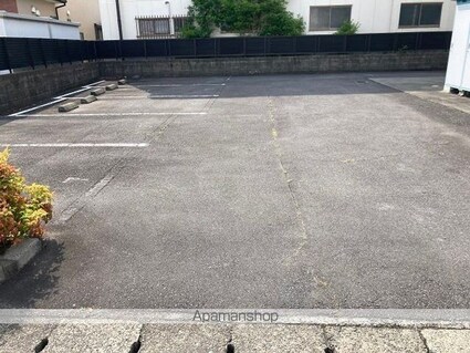 レオパレス本荘西[1K/20.37m2]の駐車場