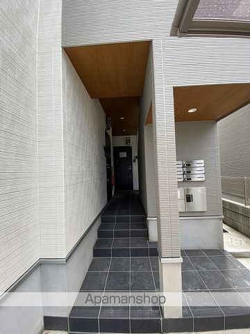 シャルマン今宿の玄関写真