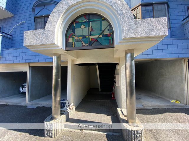 ドミシル並川の玄関写真