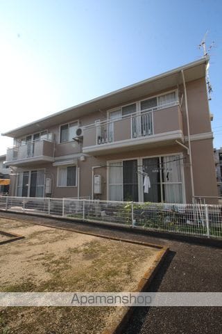 ロイヤルハイツ山上 A棟の外観写真