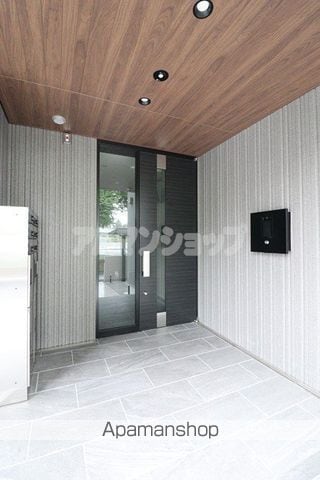 レジデンスヒューゲル鶴ヶ丘IIの玄関写真