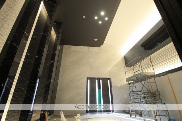 S-RESIDENCE江坂の玄関写真