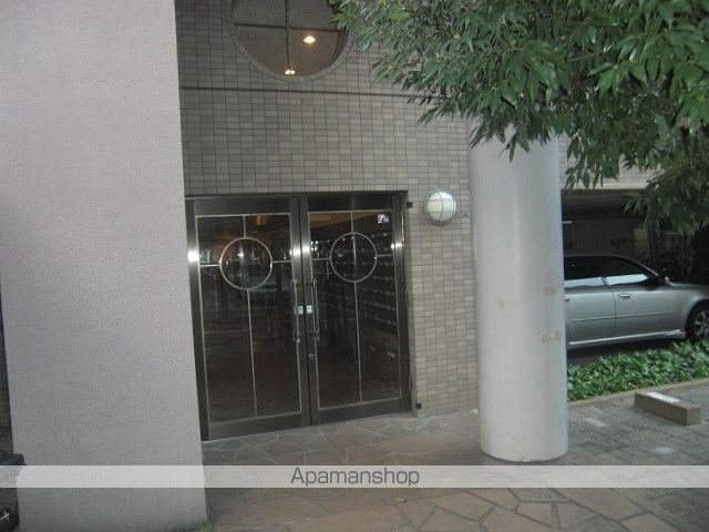 ダイナコートブロッサム天神南の玄関写真