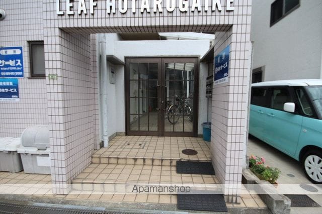 リーフ蛍池の玄関写真