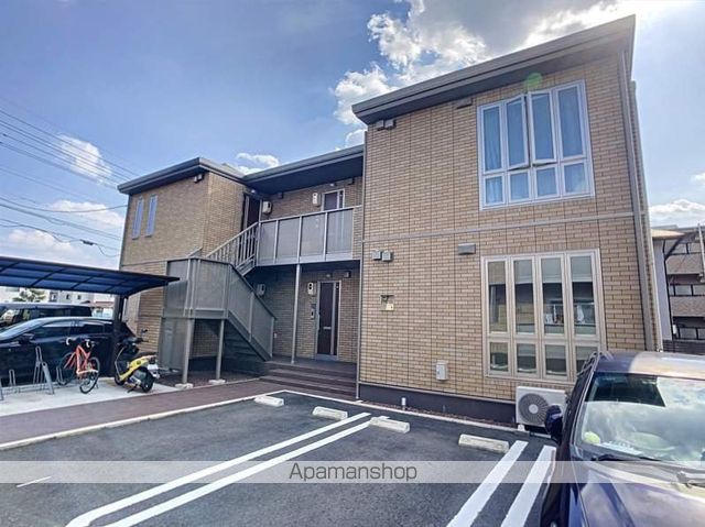 South Wingの外観写真