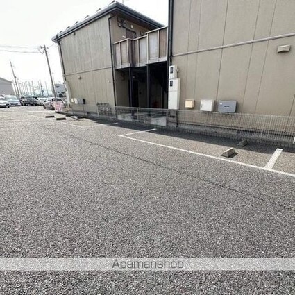 フラット茜[1K/27.16m2]の駐車場
