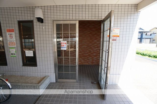 サンヴェール高槻の玄関写真