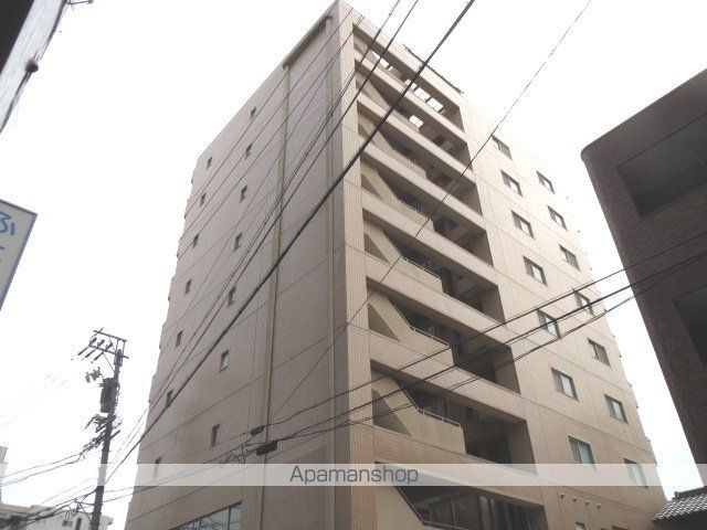 第3さくらマンション中央の外観写真