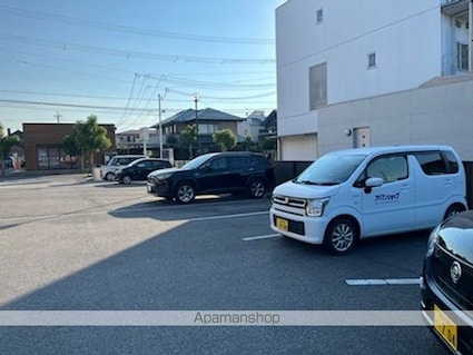 Ｌｅ　Ｓｏｌｅｉｌ　ＪＭ　（ル　ソレイユ　ジェイエム）[2LDK/58.48m2]の駐車場