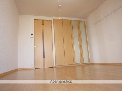 ＧＲＡＮＤＩＲ　ＴＨＲＥＥ　ＯＮＥ[1K/26.3m2]のリビング・居間