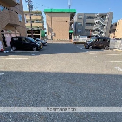 コンフォーレＴ３[2LDK/56m2]の駐車場
