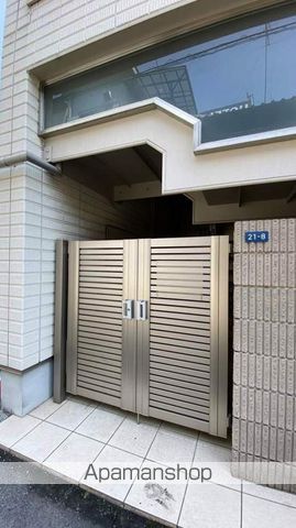 シロッコ西口の玄関写真