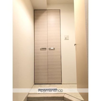 東京都渋谷区代々木４丁目[1K/22.94m2]の玄関