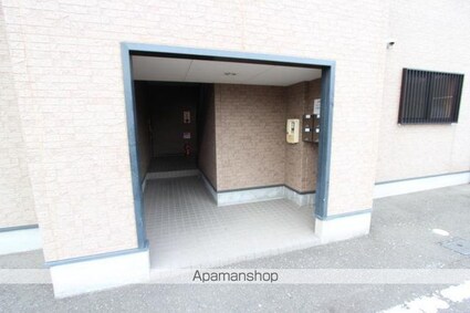 香川県高松市屋島東町[2LDK/51.75m2]のエントランス