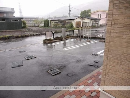 アウル　横内[1R/32.9m2]の駐車場2