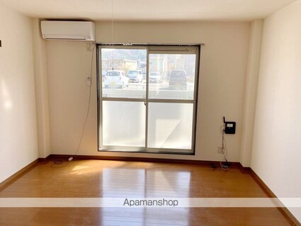 Ｓｕｒｐｌｕｓガーデンパレス[1K/28.03m2]のリビング・居間