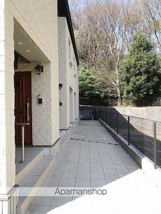 東京都八王子市別所１丁目[1K/27.29m2]のエントランス