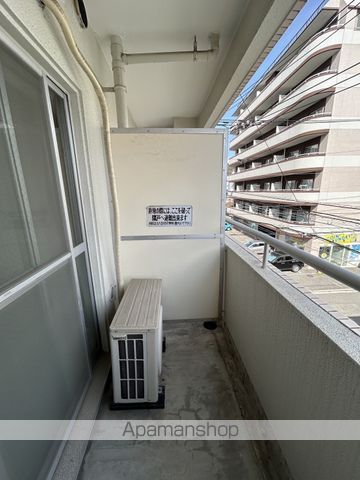 幹ビルの内装写真