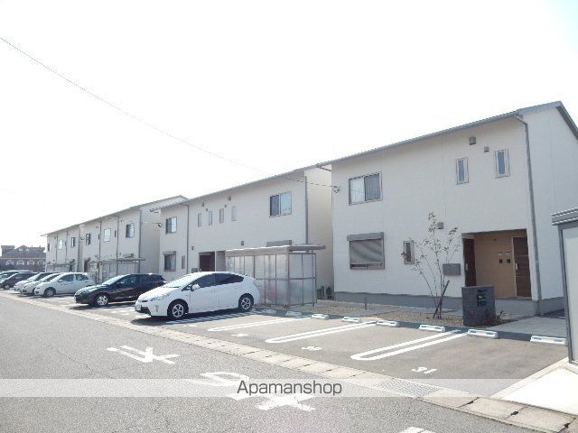 ラ・セーヌ福成 A棟の外観写真
