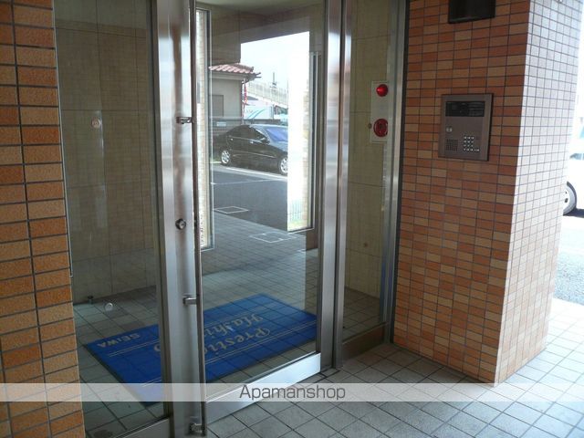 プレステージ橋本の玄関写真