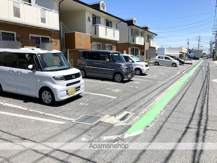 さつきハイツ　Ａ棟[3DK/53.76m2]の駐車場