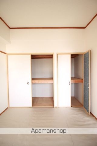 コマンドモジュールの内装写真