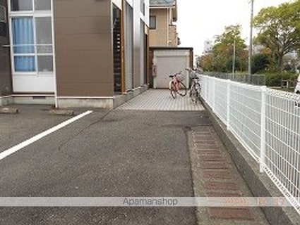 レオパレスコラージュ[1K/20.28m2]の駐車場