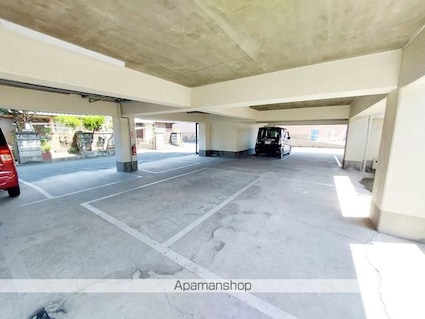 メゾンカトレア[2DK/34m2]の駐車場3