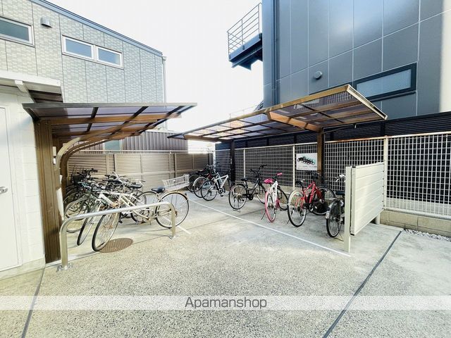 麦島建設本社ビルの玄関写真