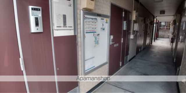 レオパレスOAKSの玄関写真