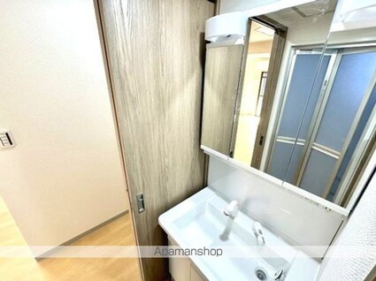 ラ・ベルセゾン[1LDK/40.6m2]の洗面所