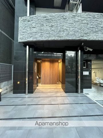 アドバンス心斎橋ラシュレの玄関写真