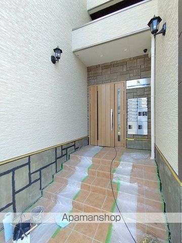 ラウレア吹田山手の玄関写真
