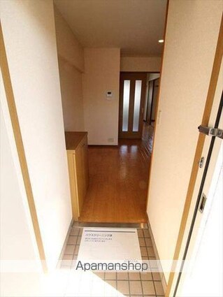 グランアルブル山越Ⅲ[2LDK/45.36m2]の玄関