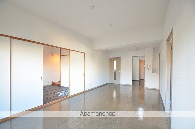 トレゾア西原の内装写真