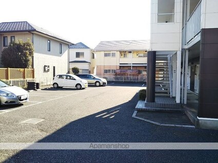 レオパレスけやき台[1K/23.18m2]の駐車場