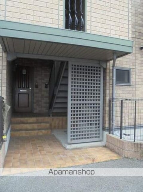 和歌山県和歌山市六十谷[2DK/47.69m2]のエントランス