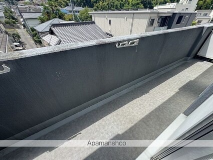 ロイヤルハイツシモダ壱番館[3LDK/63m2]のバルコニー