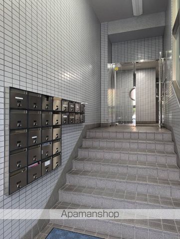 幟町ゼネラルビルの玄関写真